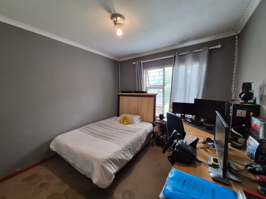 3 Bedroom Property for Sale in Sonstraal Heights Western Cape